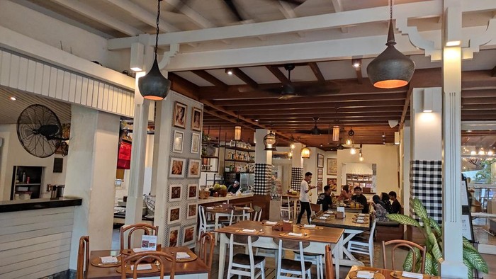 Art Cafe Bumbu Bali, kafe tempat nongkrong PM Kanada Justin Trudeau dan PM Inggris Rishi Sunak. Art Cafe Bumbu Bali, kafe tempat nongkrong PM Kanada Justin Trudeau dan PM Inggris Rishi Sunak.