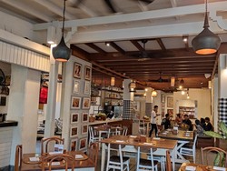 Pertemuan keduanya diunggah oleh Rishi Sunak melalui akun Instagramnya. Dilihat detikcom, Selasa (15/11/2022), keduanya nongkrong bareng di sebuah kafe di Nusa Dua, Bali. Foto: I Wayan Sui Suadnyana/detikBali