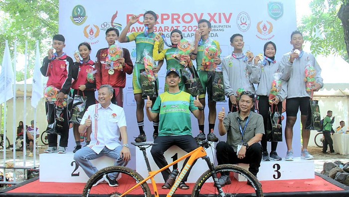 Atlet sepeda cross Karawang
