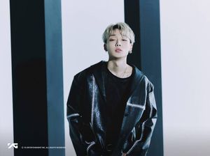 Bobby iKON Pamer Kepala Plontos, Siap Berangkat Wamil