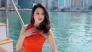 Ini paspor asli atau curian? tanya petugas, saking gak percaya dengan wajah Carman Lee. Foto: dok. Instagram @carmanlee0816