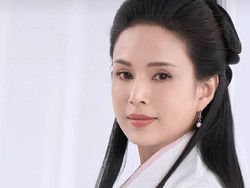 8 Potret Awet Muda Carman Lee, Pemeran Bibi Lung yang Tak Menua di Usia 56