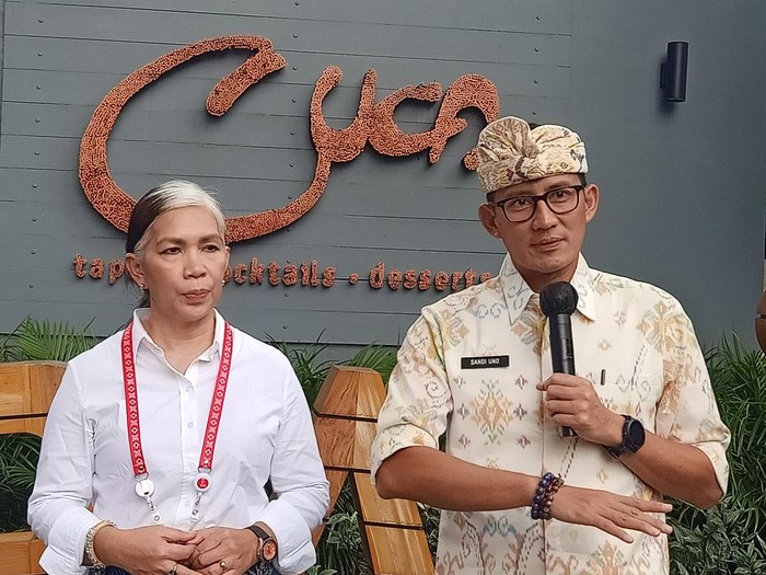 Chef Petty Elliot dan Menteri Pariwisata dan Ekonomi Kreatif (Menparekraf), Sandiaga Salahuddin Uno ketika ditemui Rabu (16/11/2022) di Cuca Restaurant, Jalan Yoga Perkanthi Jimbaran, Bali. Foto: Ni Made Lastri Karsiani Putri