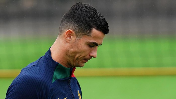 OEIRAS, PORTUGAL - NOVEMBER 15: Cristiano Ronaldo of Portugal during the Portugal Training and Press Conference at Cidade do Futebol FPF on November 15, 2022 in Oeiras, Portugal.  (Photo by Gualter Fatia/Getty Images)