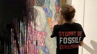 Dalam seruannya, kelompok itu ingin menyerukan bahwa aksinya adalah simbol untuk memprotes penggunaan bahan bakar fosil oleh pemerintah Austria. Selama melakukan aksi, mereka meneriakkan protes pengeboran minyak dan gas, yang mereka sebut sebagai hukuman mati bagi masyarakat.