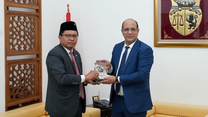 Dubes RI untuk Tunisia, Zuhairi Misrawi bertemu dengan Menteri Sosial (Mensos) Tunisia, Malik Zahi