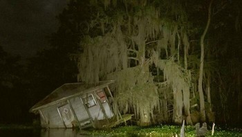 Rumah di Louisiana yang belum tersentuh sejak badai Katrina menerjang. Foto: Reddit via Boredpanda