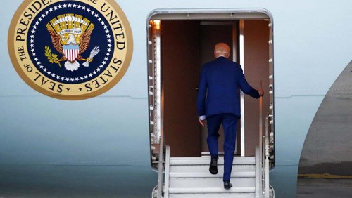 Presiden Amerika Serikat (AS), Joe Biden meninggalkan Bali, usai KTT G20 di Bali, Rabu (16/11/2022) siang. Ia kembali ke negaranya menggunakan pesawat Air Force One.