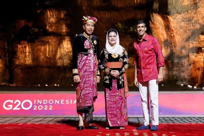 Gaya PM Inggris Rishi Sunak di Welcoming Dinner G20, Tampil Beda