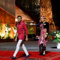 Rishi Sunak baru dipilih untuk pemerintahan Inggris, menggantikan Liz Truss yang mundur setelah dua bulan menjabat. Sosok Rishi Sunak menarik, tak hanya usianya terbilang muda (42 tahun), atau latar belakang keluarganya, tapi juga pilihan gayanya. (Foto: WILLY KURNIAWAN/POOL/AFP via Getty Images)