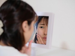 5 Pelembab wajah untuk Kulit Kering dan Kusam dengan Kandungan Ceramide