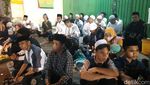 Momen Ribuan Jemaah Jejali Pengajian Akbar Ponpes Guru Ngaji Jokowi di Solo