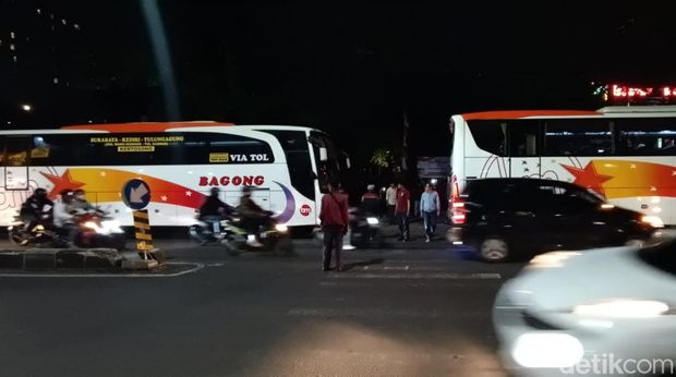 keluarga korban tragedi kanjuruhan mencari keadilan ke jakarta