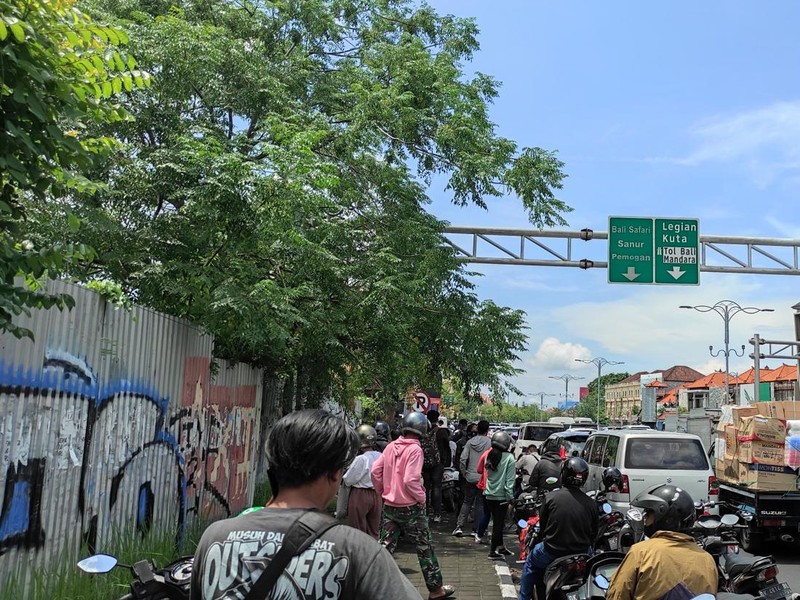 Kemacetan parah di Jalan Sunset Road, tepatnya menuju Simpang Dewa Ruci di Kecamatan Kuta Kabupaten Badung, Bali, Rabu (16/11/2022).