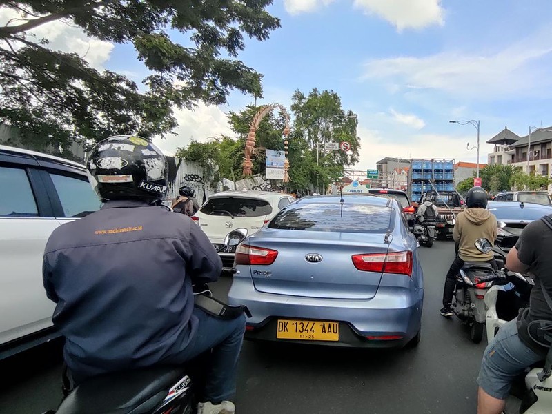 Kemacetan parah di Jalan Sunset Road, tepatnya menuju Simpang Dewa Ruci di Kecamatan Kuta Kabupaten Badung, Bali, Rabu (16/11/2022).
