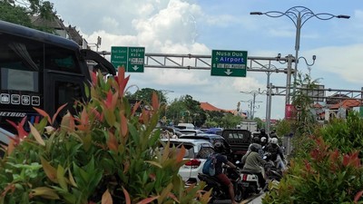 Hari Kedua KTT G20, Jalan Sunset Road Kuta Macet Parah
