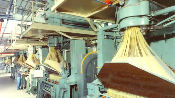 Kesibukan Pabrik Pasta Terbesar di Dunia yang Produksi Ribuan Ton Pasta Setiap Harinya!