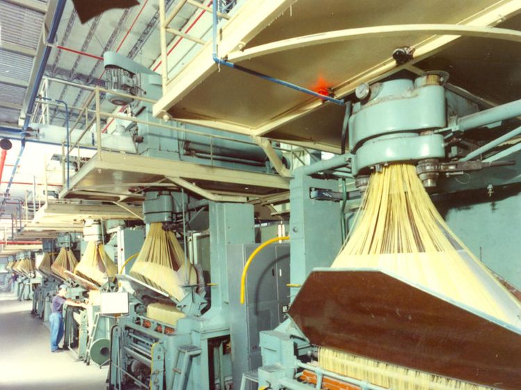 Kesibukan Pabrik Pasta Terbesar di Dunia yang Produksi Ribuan Ton Pasta Setiap Harinya!