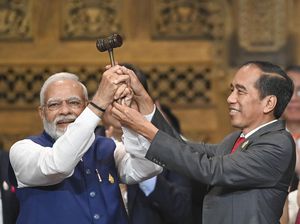 KTT G20 Bali Ditutup, Jokowi Serahkan Palu Kepemimpinan ke PM India