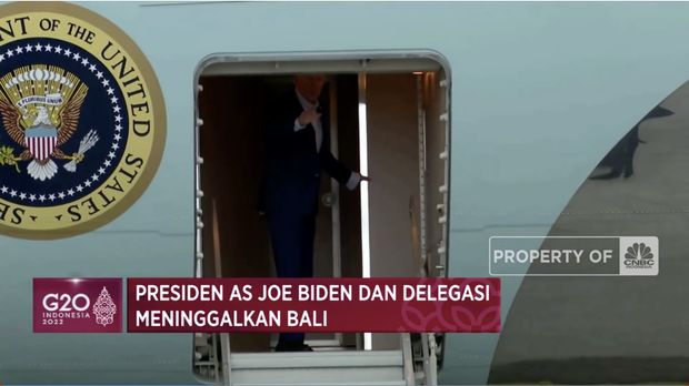 Lambaian tangan Presiden AS Joe Biden sebelum memasuki Air Force One untuk kembali ke Washington. (Tangkapan Layar CNBC Indonesia TV)