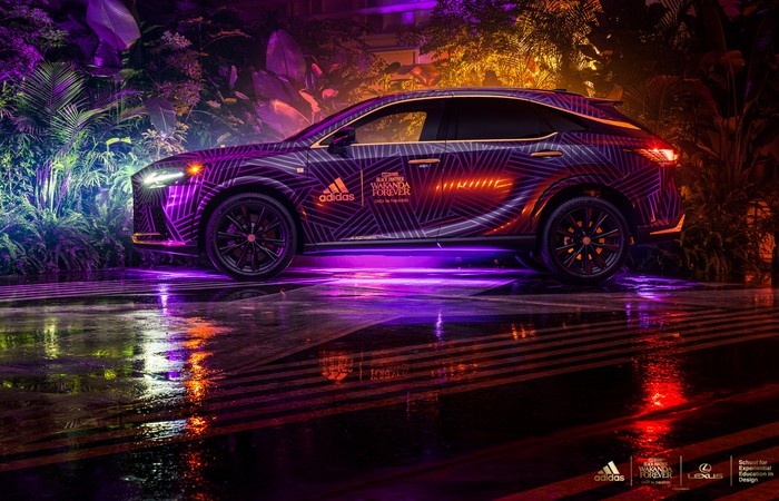 Lexus RX 500h Wakanda Forever hasil kolaborasi dengan Adidas.