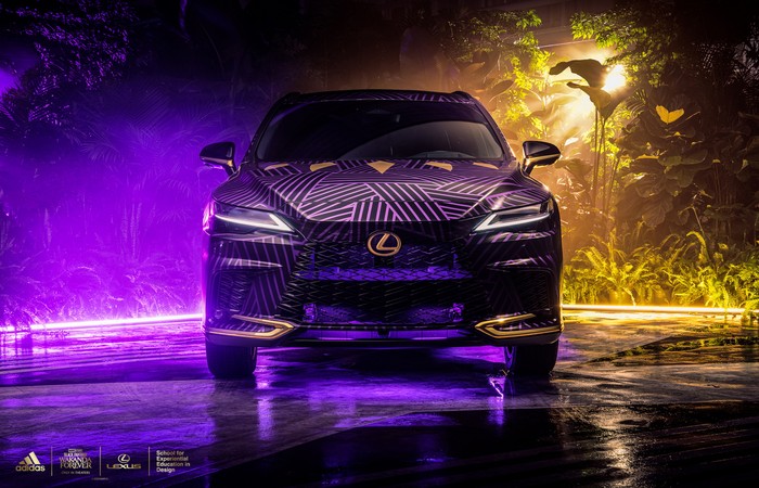 Lexus RX 500h Wakanda Forever hasil kolaborasi dengan Adidas.