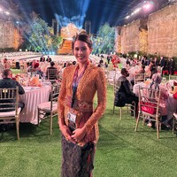  Maudy Ayunda turut hadir di acara Welcoming Dinner G20 Bali, Selasa (15/11/2022). Dia juga didapuk menjadi juru bicara G20. Foto: Instagram @maudyayunda