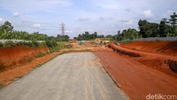 Total panjang Tol Serbaraja adalah 39,4 km dan terdiri dari tiga seksi. 