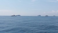 Hutabarat mengatakan, jumlah KRI yang digunakan untuk patroli keamanan berjumlah 14 unit. Tim detikBali mendapat kesempatan menaiki KRI Bima Suci. Foto: Nuranda Indrajaya/detikBali