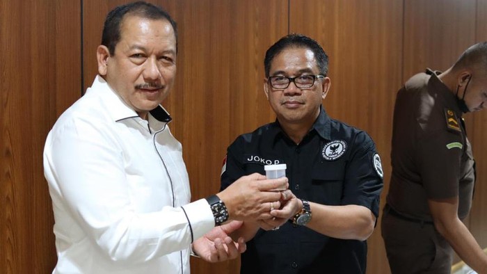 Pegawai Kejagung Tes Urine