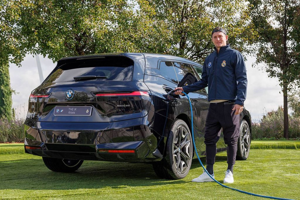 Pemain dan Pelatih Real Madrid Dapat Mobil Listrik BMW