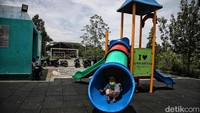 Nantinya bantuan itu akan digunakan untuk perbaikan atap aula, area bermain anak serta pembangunan tanggul air hujan.