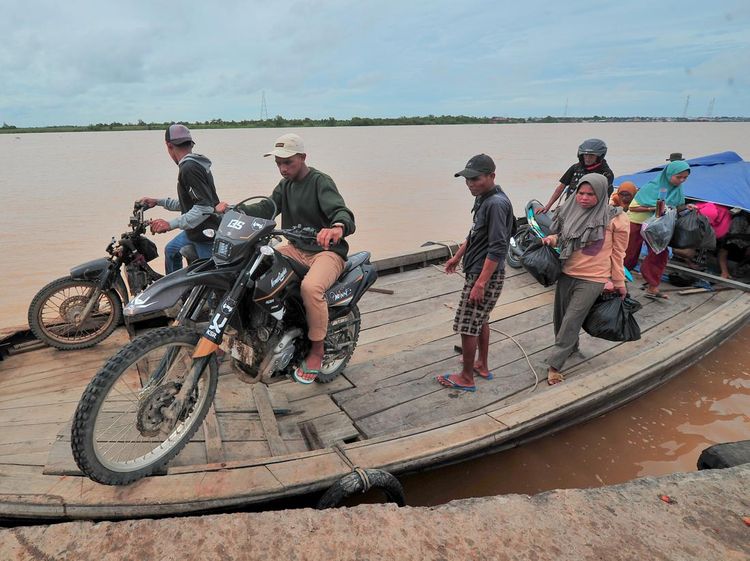 Perahu Motor Jadi Transportasi Andalan Warga Jambi