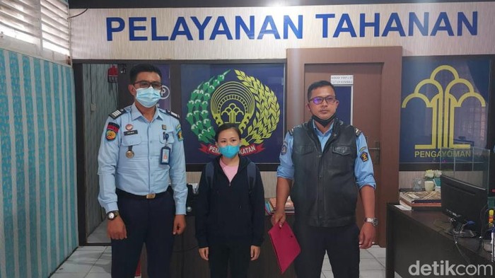 Perempuan WN Malaysia ditangkap di Dumai, Riau karena memalsukan identitas.