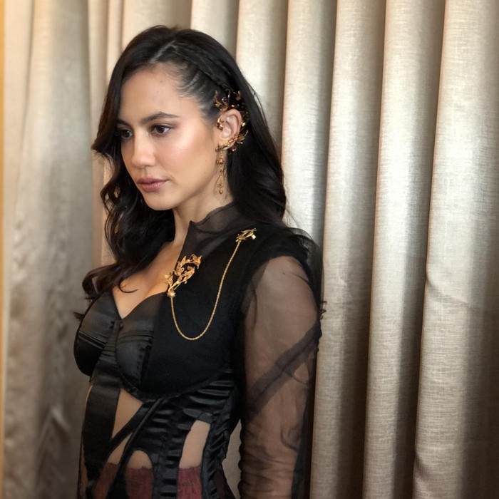 Pevita Pearce di Premier Sri Asih
