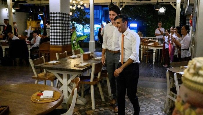 PM Kanada dan PM Inggris mencicipi lawar ayam