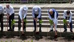 Potret Jokowi dan Pemimpin G20 Tanam Mangrove di Tahura Bali