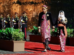 Diduga Hina Batik, Pendukung Sayap Kanan Inggris Tuai Kecaman