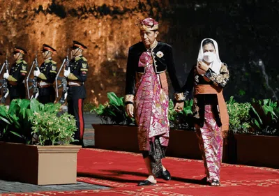Potret Pemimpin Dunia Pakai Batik Saat Makan Malam KTT G20 Bali