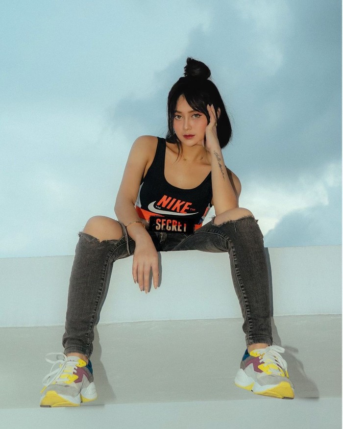 sella selly sella selly