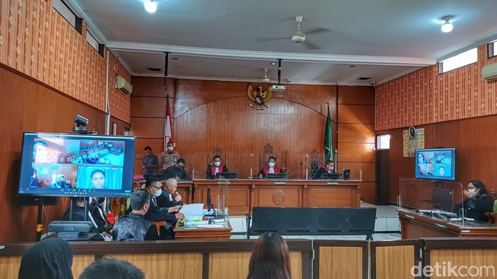 Sidang tuntutan Doni Salmanan