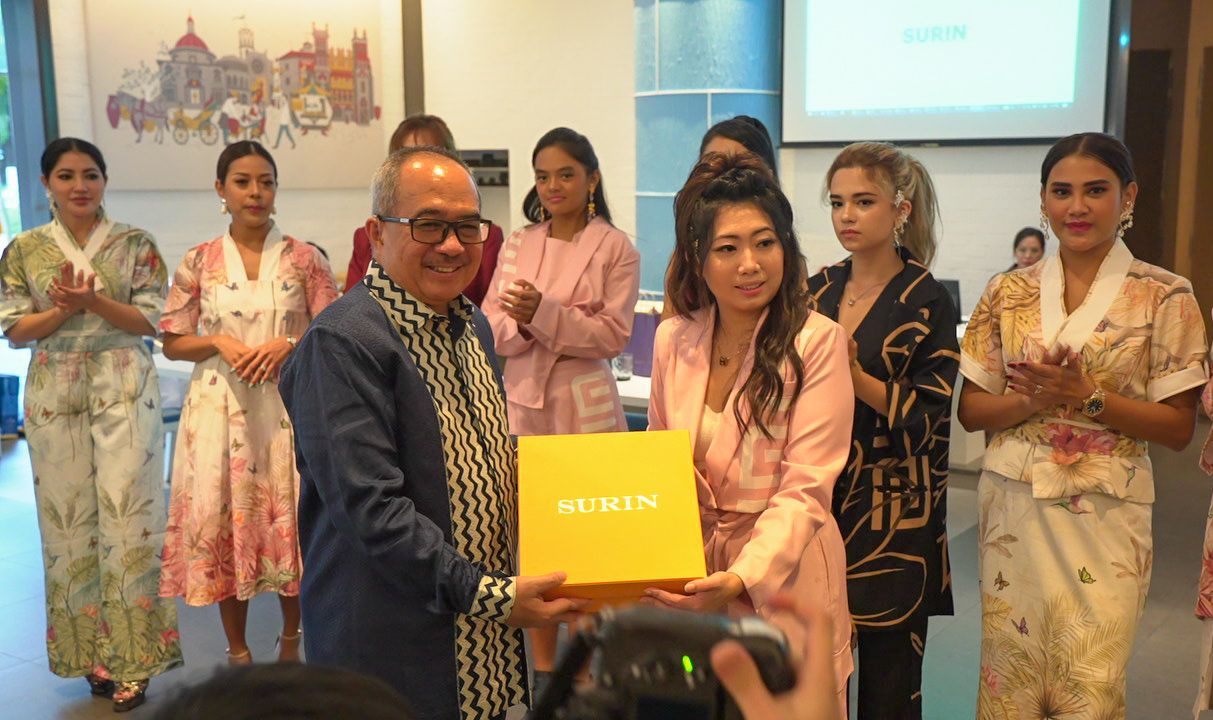 Brand fashion lokal Surin rambah pasar Singapura.