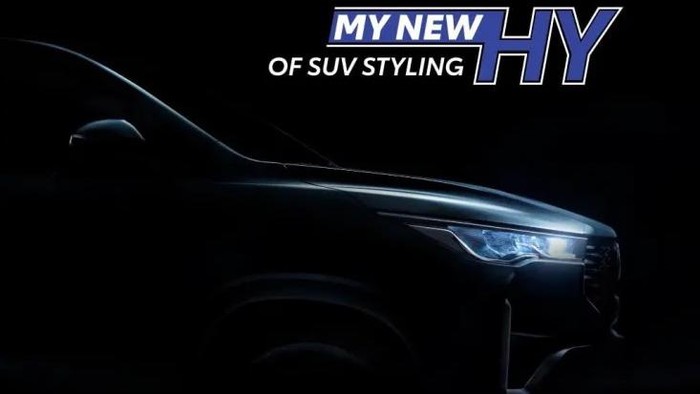 Teaser Toyota Innova Hybrid di India