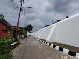 Penampakan Tembok Jeron Beteng Keraton Yogya di Wijilan yang Sudah Dipugar