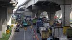 Tol Japek Arah Cikampek Terpantau Macet Siang Ini