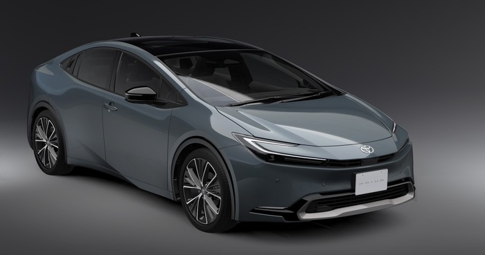 Generasi Terbaru Toyota Prius Kece Banget!