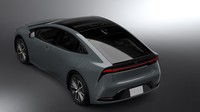 Toyota Prius hadir dengan siluet monoform khas Prius sebelumnya. Toyota menyebut all new Prius memiliki proporsi yang lebih bergaya dengan pusat gravitasi rendah. Prius dibekali velg besar berukuran 19 inchi. Mobil ini menggunakan basis platform Toyota New Generation Architecture (TNGA) generasi kedua.  Foto: Dok. Toyota