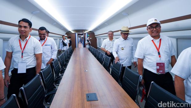 Uji coba operasional Kereta Cepat Jakarta Bandung (KCJB)