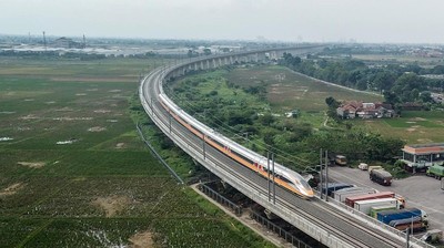 Disaksikan Jokowi & Xi Jinping, Kereta Cepat Jajal Jalur Tegalluar-Kopo
