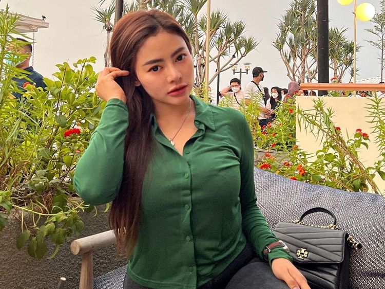 Vitalia Sesha Ultah ke-36, Belum Kepikiran Lepas Status Janda